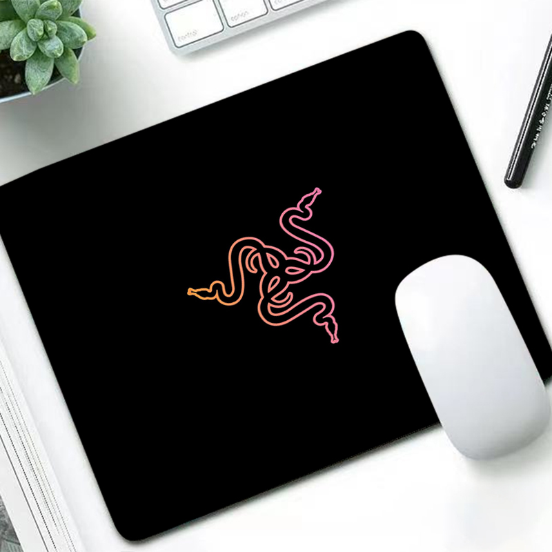 Gaming Accessories Razer - Podkładka pod mysz Razer Luxury Anime